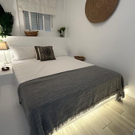 Arenales Beach Boutique Apartment 阿勒纳勒斯德尔索尔 外观 照片