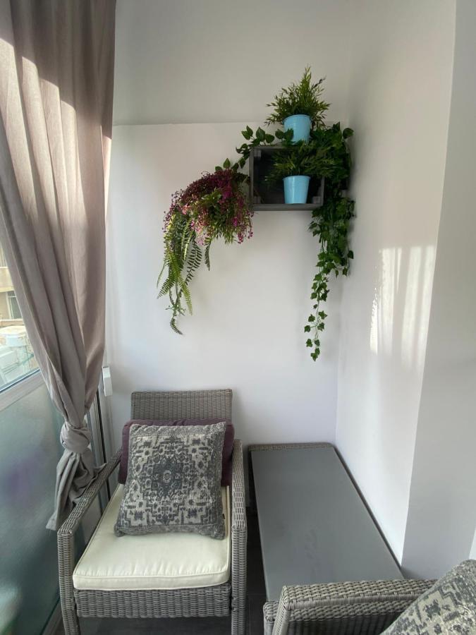 Arenales Beach Boutique Apartment 阿勒纳勒斯德尔索尔 外观 照片