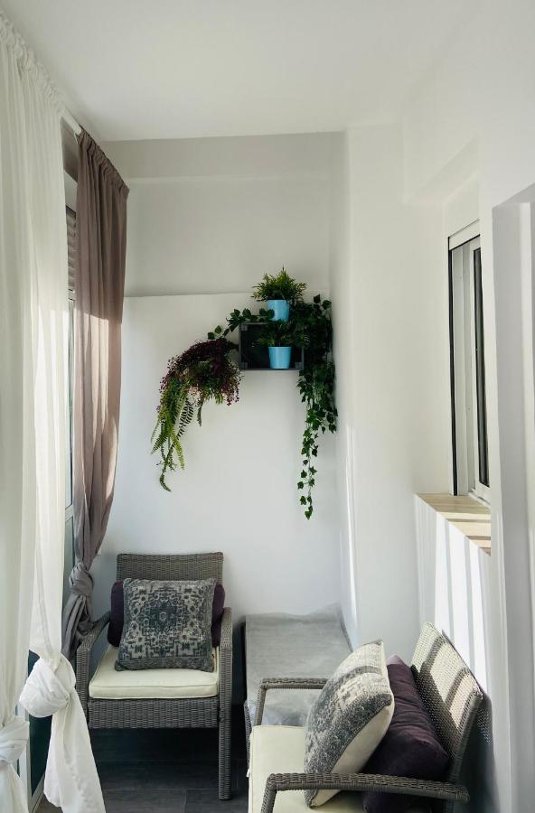 Arenales Beach Boutique Apartment 阿勒纳勒斯德尔索尔 外观 照片