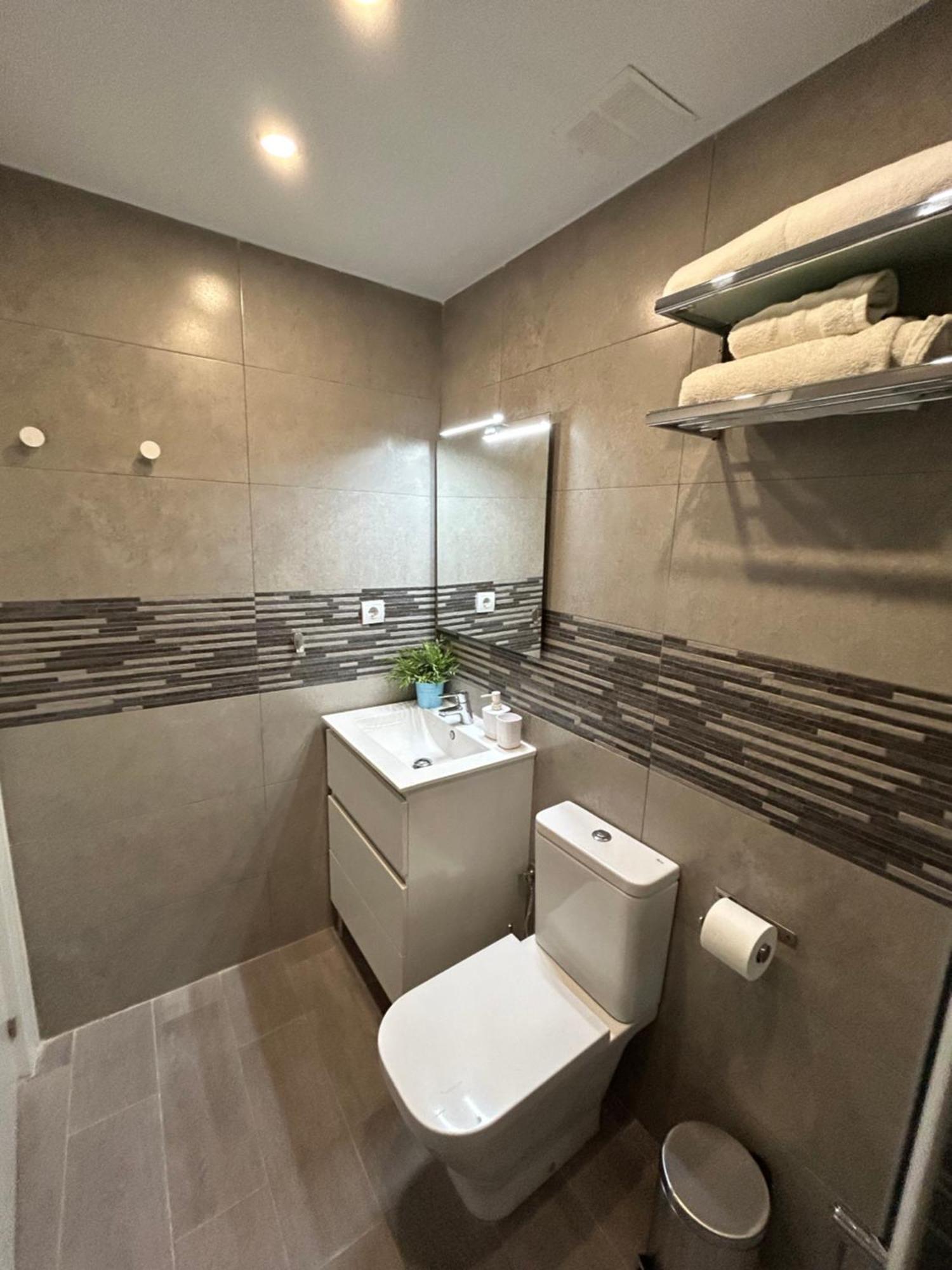 Arenales Beach Boutique Apartment 阿勒纳勒斯德尔索尔 外观 照片