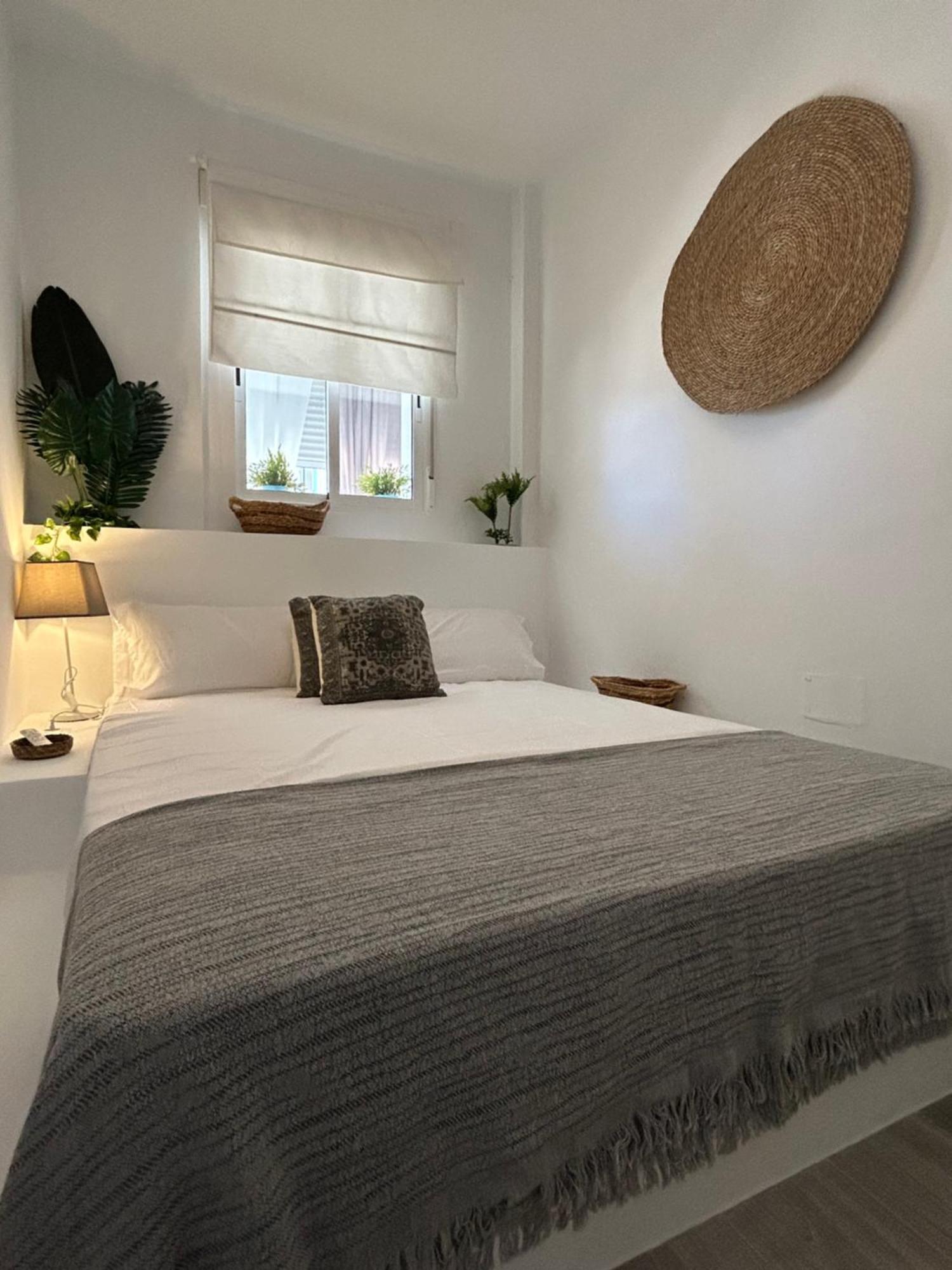 Arenales Beach Boutique Apartment 阿勒纳勒斯德尔索尔 外观 照片