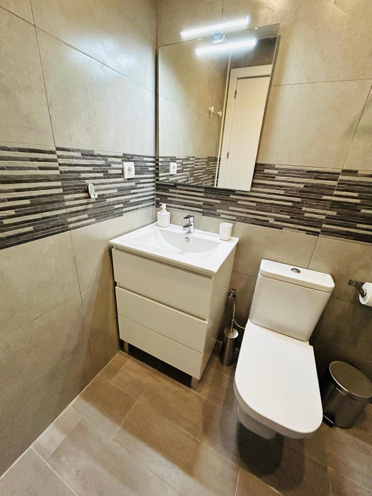 Arenales Beach Boutique Apartment 阿勒纳勒斯德尔索尔 外观 照片