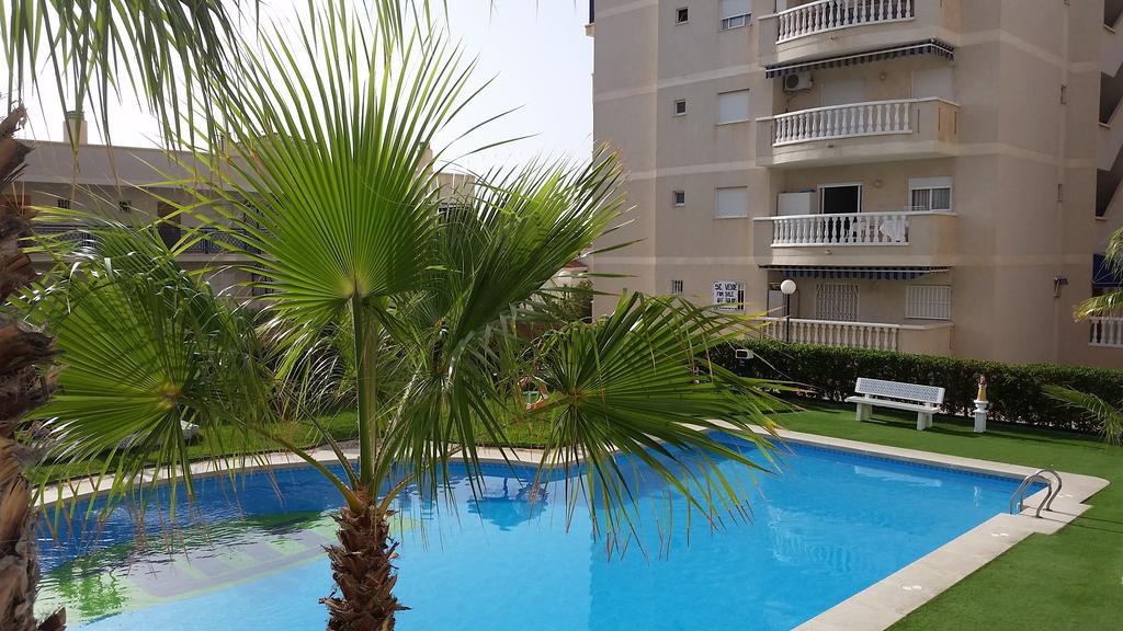 Arenales Beach Boutique Apartment 阿勒纳勒斯德尔索尔 外观 照片
