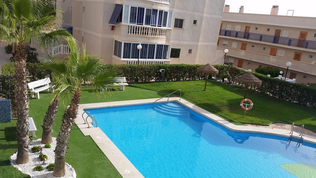 Arenales Beach Boutique Apartment 阿勒纳勒斯德尔索尔 外观 照片